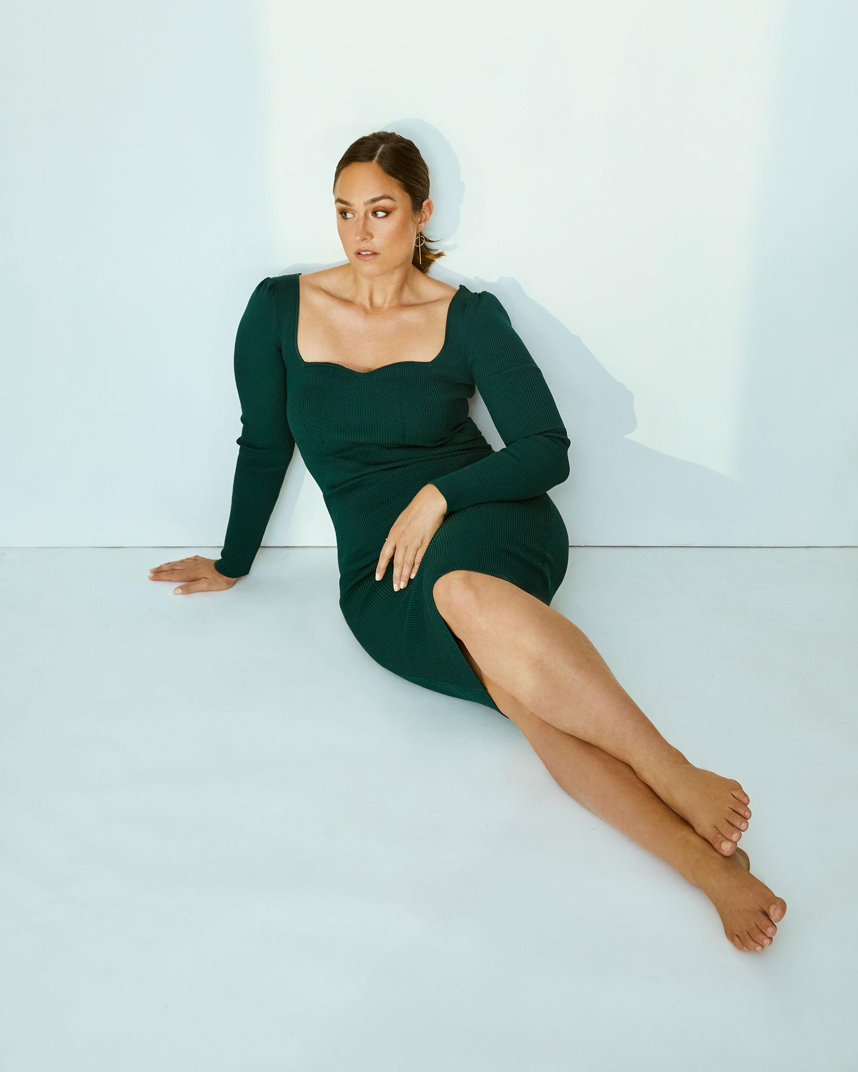 colorful editorial, commercial photoshoot, commercial photography, sedcard photoshooting, model sedcard, green dress